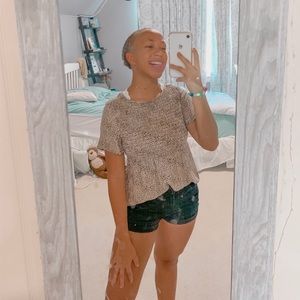 Meet your Posher, Elizabeth